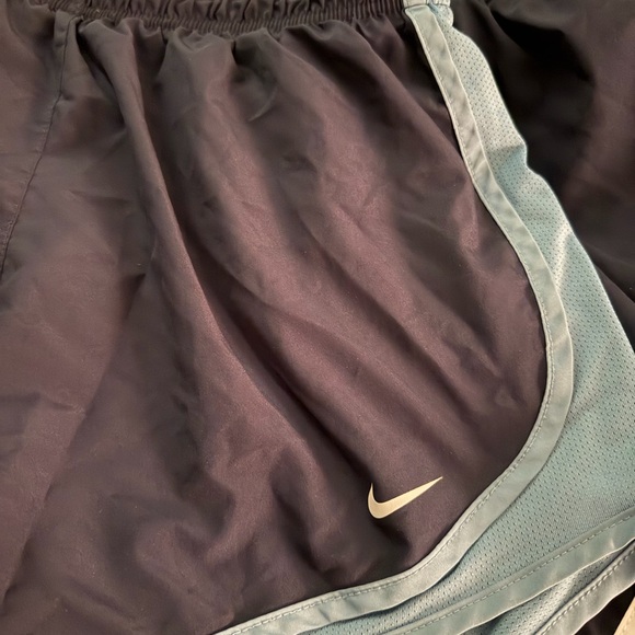 Nike Tempo Dri-Fit shorts women’s large - Picture 4 of 4